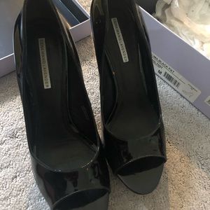 Vera Wang Lavender Patent Peep Toe Heel